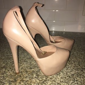 Steve Madden Closed Toe Platforms